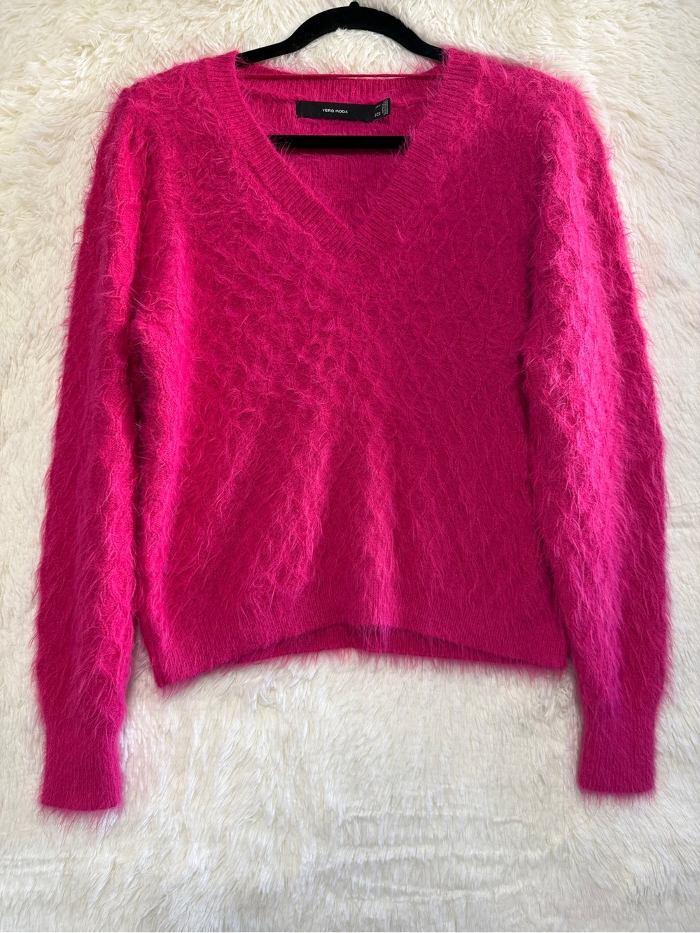 Vero Moda Womens Bright Fuzzy V-neck Sweater L Hot Pink Preppy Stretch Office